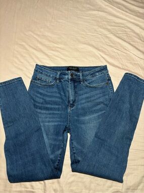 Judy Blue Classic Medium Blue Skinny Jeans
